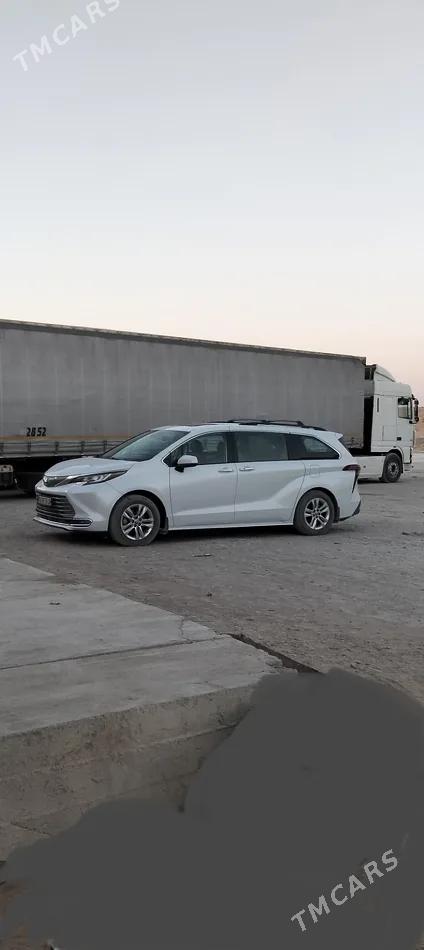 Toyota Sienna 2022 - 1