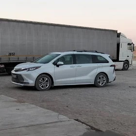 Toyota Sienna 2022