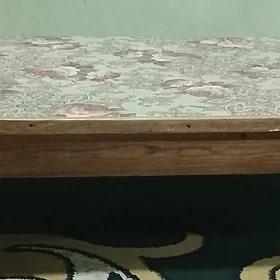 стол.