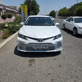 Toyota Camry 2019