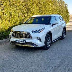 Toyota Highlander 2021