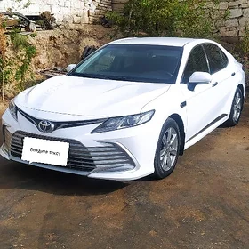 Toyota Camry 2021