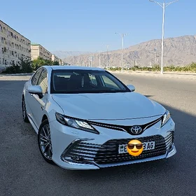 Toyota Camry 2021