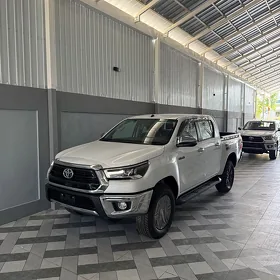Toyota Hilux 2026