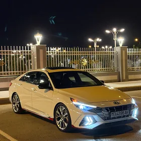 Hyundai Elantra 2023
