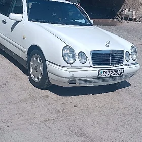 Mercedes-Benz E320 1998