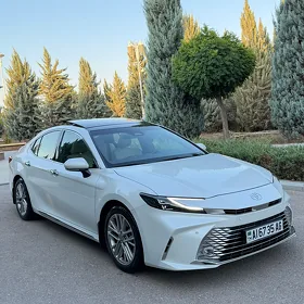 Toyota Camry 2025