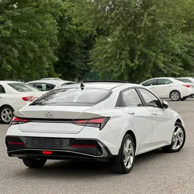 Hyundai Elantra 2025