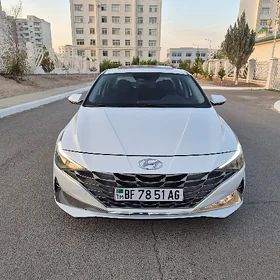 Hyundai Elantra 2022