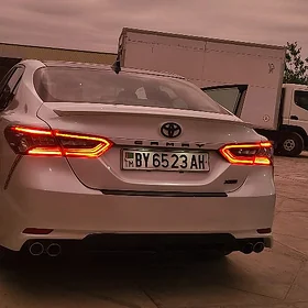Toyota Camry 2021