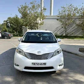 Toyota Sienna 2012