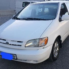 Toyota Sienna 2001