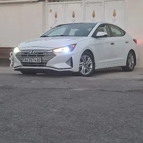 Hyundai Elantra 2019