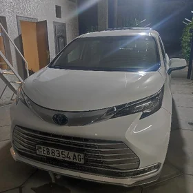 Toyota Sienna 2021
