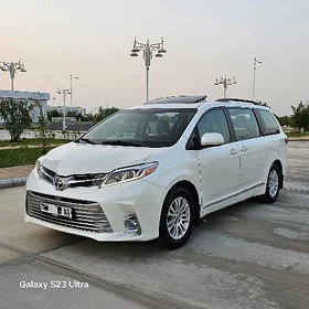 Toyota Sienna 2016