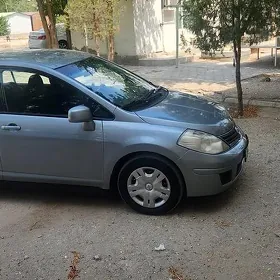 Nissan Versa 2010