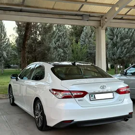 Toyota Camry 2020
