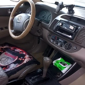 Toyota Camry 2004