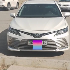 Toyota Camry 2021