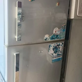 Продаётся Холодильник