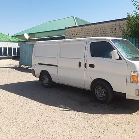 Nissan Urvan 2008