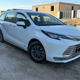 Toyota Sienna 2021