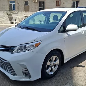 Toyota Sienna 2020