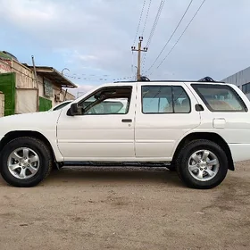 Nissan Pathfinder 2000