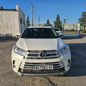 Toyota Highlander Hybrid 2019