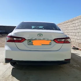 Toyota Camry 2022