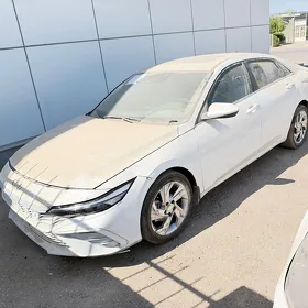 Hyundai Elantra 2025