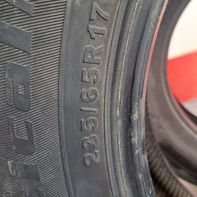 Teker 235 65 R17