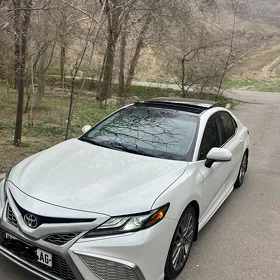 Toyota Camry 2021