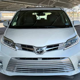 Toyota Sienna 2020
