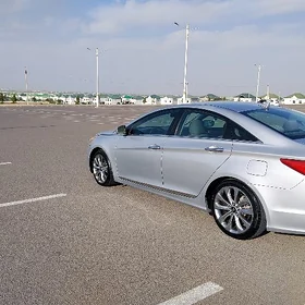 Hyundai Sonata 2010