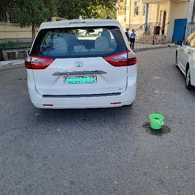 Toyota Sienna 2020