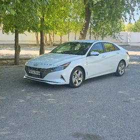 Hyundai Elantra 2022