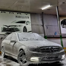 Mercedes-Benz C300 2010