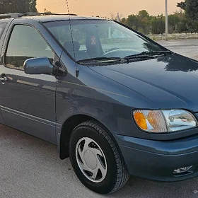 Toyota Sienna 2002