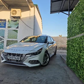 Hyundai Elantra 2023