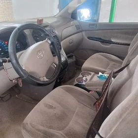 Toyota Sienna 2004