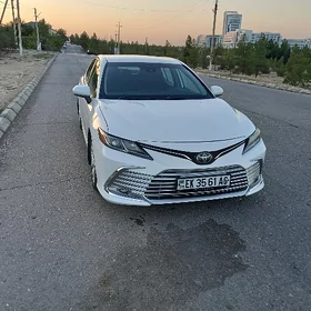 Toyota Camry 2021