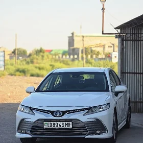 Toyota Camry 2021