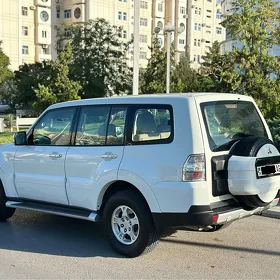 Mitsubishi Pajero 2008