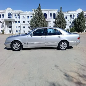 Mercedes-Benz 300SE 2000