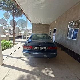 Toyota Camry 2001
