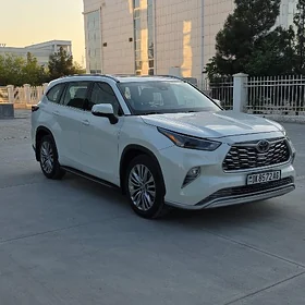 Toyota Highlander 2021