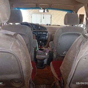 Toyota Sienna 2000
