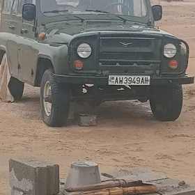 UAZ 469 2002