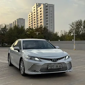 Toyota Camry 2021